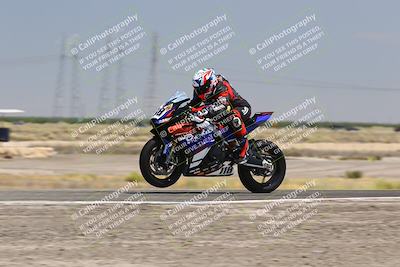 media/Aug-03-2025-TrackDaz (Sun) [[bf4a71acf9]]/A Group/12pm (Wheelie Bump)/